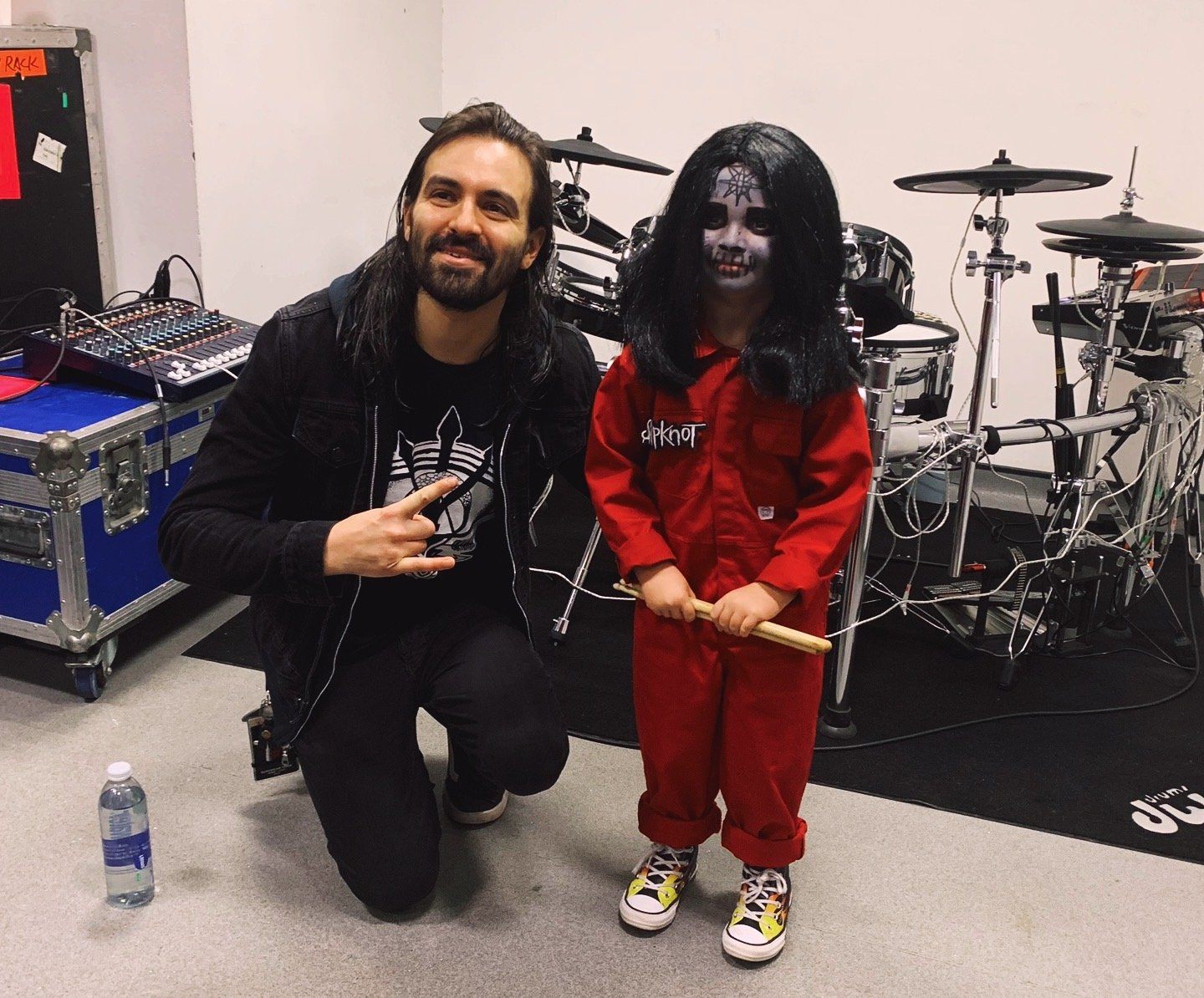 Young Slipknot fan meets Jay Weinberg and gets his own snare!